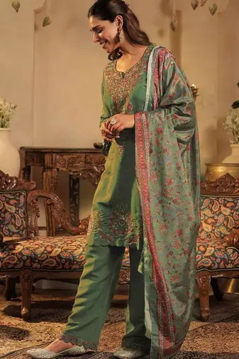 Women Ethnic Motifs Printed Kurta with Trouser & Dupatta