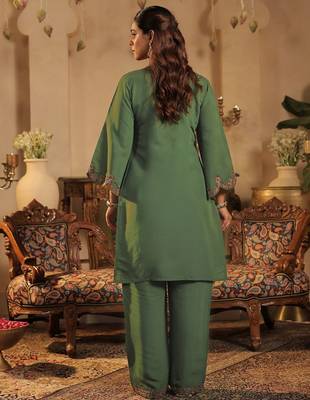 Women Ethnic Motifs Printed Kurta with Trouser & Dupatta 5