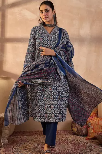 Women Ethnic Motifs Printed Cotton Kurta with Trousers & Dupatta