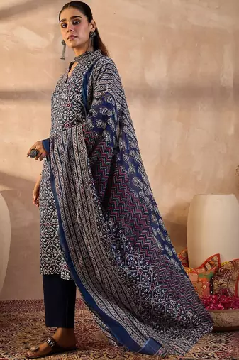 Women Ethnic Motifs Printed Cotton Kurta with Trousers & Dupatta