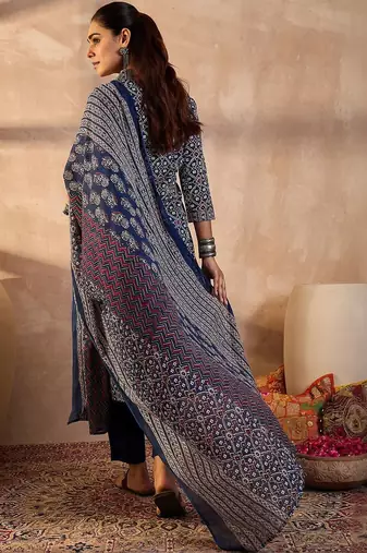 Women Ethnic Motifs Printed Cotton Kurta with Trousers & Dupatta