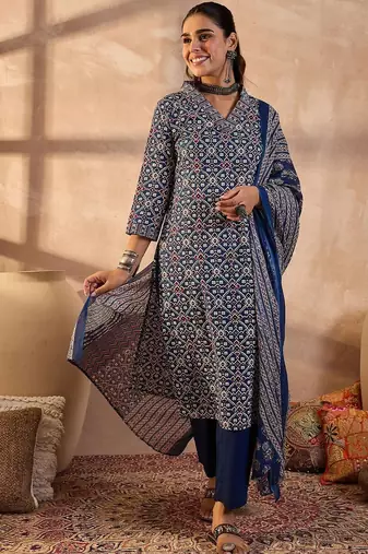 Women Ethnic Motifs Printed Cotton Kurta with Trousers & Dupatta