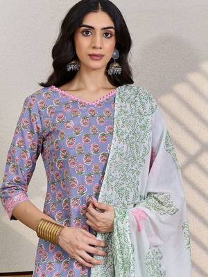 Women Floral Printed V-Neck Pure Cotton Kurta with Trousers & Dupatta 2