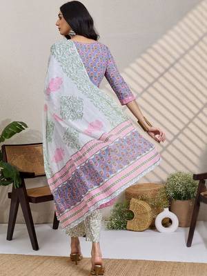 Women Floral Printed V-Neck Pure Cotton Kurta with Trousers & Dupatta 4
