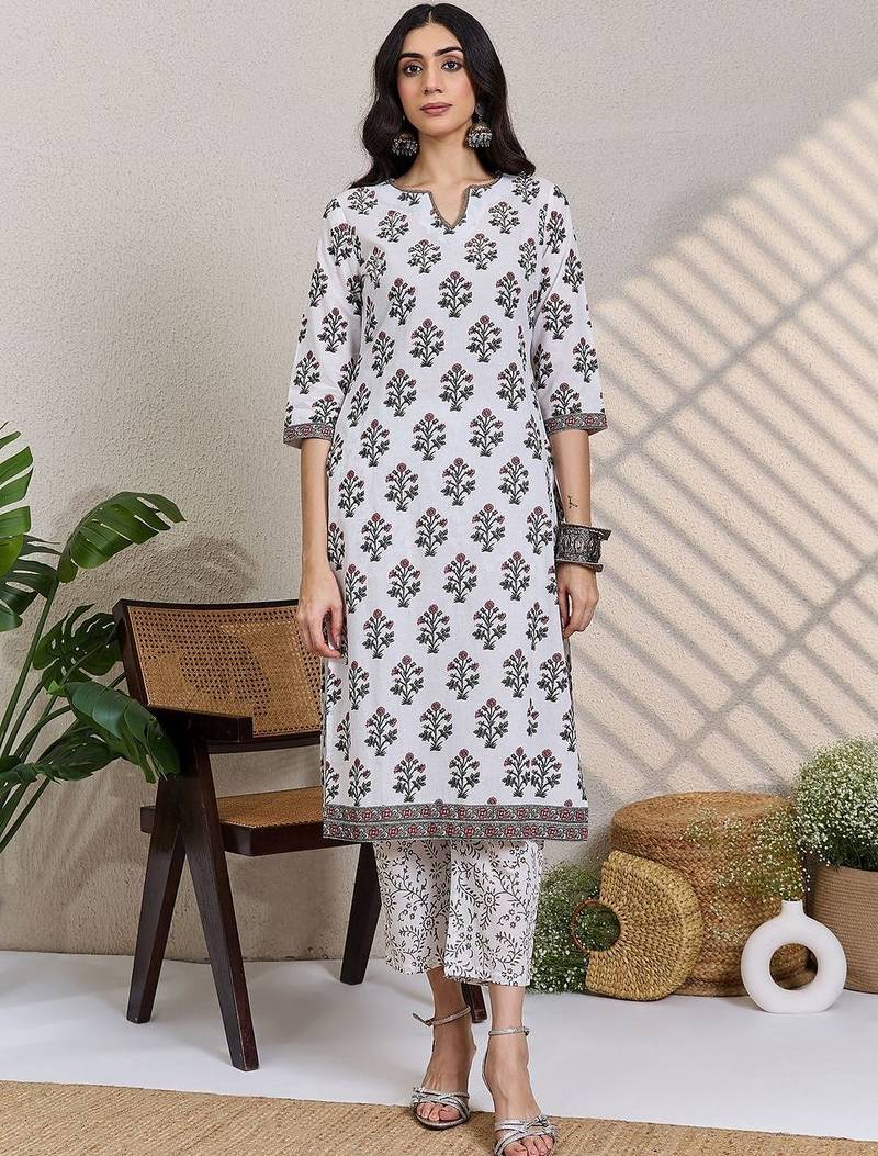 Women Floral Printed Cotton Kurta with Trousers & Dupatta