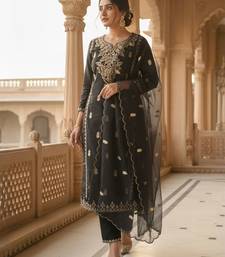 Women Ethnic Motifs Embroidered Kurta with Trousers & Dupatta