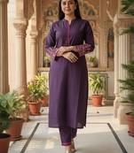 Women Ethnic Motifs Embroidered Thread Work Kurta with Trousers