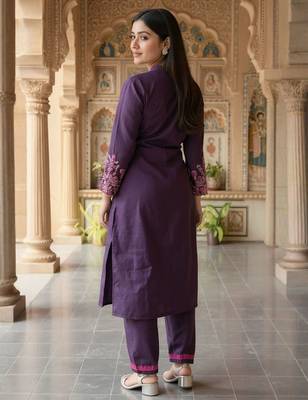 Women Ethnic Motifs Embroidered Thread Work Kurta with Trousers 3