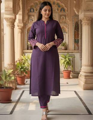 Women Ethnic Motifs Embroidered Thread Work Kurta with Trousers 4