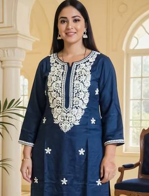 Floral Embroidered Thread Work Straight Kurta With Trousers 2