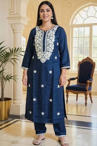 Floral Embroidered Thread Work Straight Kurta With Trousers