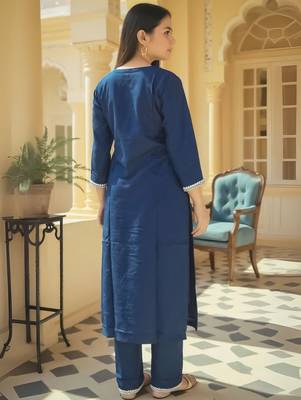 Floral Embroidered Thread Work Straight Kurta With Trousers 5