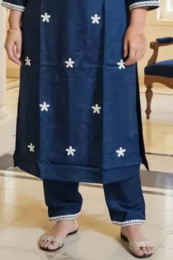 Floral Embroidered Thread Work Straight Kurta With Trousers
