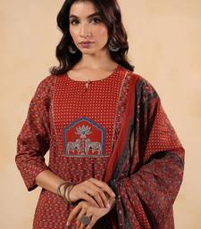 Women Ethnic Motifs Printed Cotton Kurta with Trousers & Dupatta