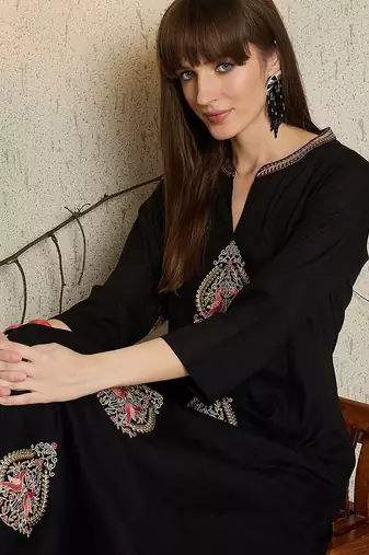 Ethnic Motifs Embroidered Mandarin Collar A-Line Thread Work Kurta With Trouser