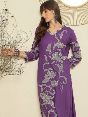 Women Ethnic Motifs Embroidered Regular Thread Work Kurta with Trouser 2