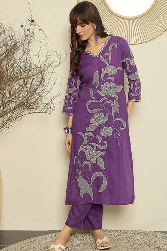 Women Ethnic Motifs Embroidered Regular Thread Work Kurta with Trouser