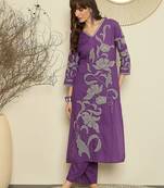 Women Ethnic Motifs Embroidered Regular Thread Work Kurta with Trouser