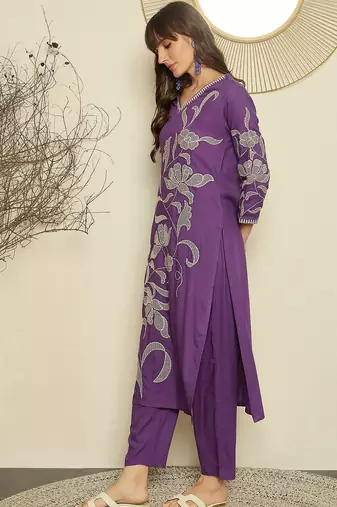 Women Ethnic Motifs Embroidered Regular Thread Work Kurta with Trouser