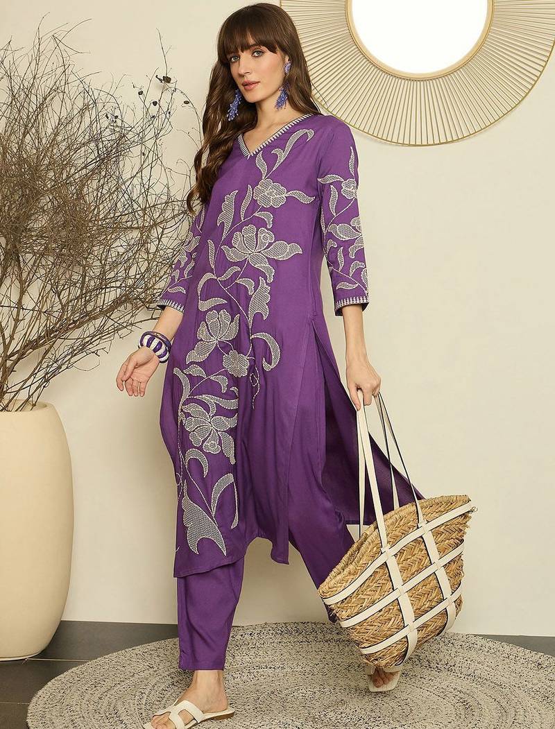 Women Ethnic Motifs Embroidered Regular Thread Work Kurta with Trouser
