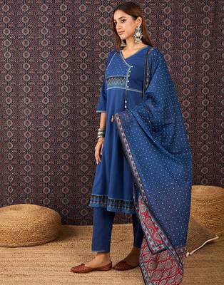 Women Ethnic Motifs Printed Pure Cotton Kurta with Trouser & Dupatta 4