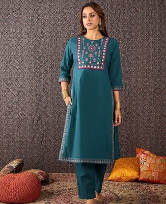 Floral Embroidered Thread Work Pure Cotton Straight Kurta With Trouser & Dupatta 6