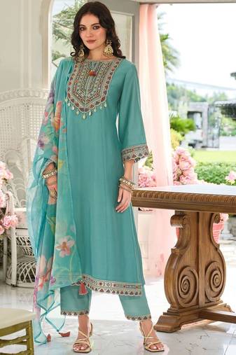 Ethnic Motifs Embroidered Regular Mirror Work Kurta With Trousers & Dupatta