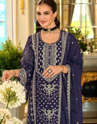 Ethnic Motifs Embroidered Sequinned Kurta with Trousers & Dupatta 2
