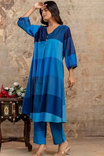 Colourblocked V-Neck A-Line Kurta With Trousers