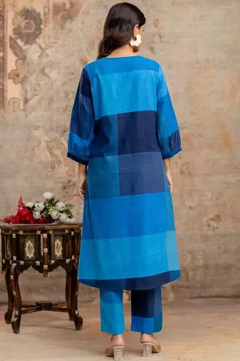 Colourblocked V-Neck A-Line Kurta With Trousers