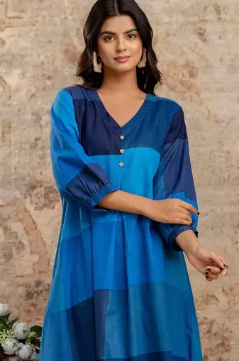 Colourblocked V-Neck A-Line Kurta With Trousers