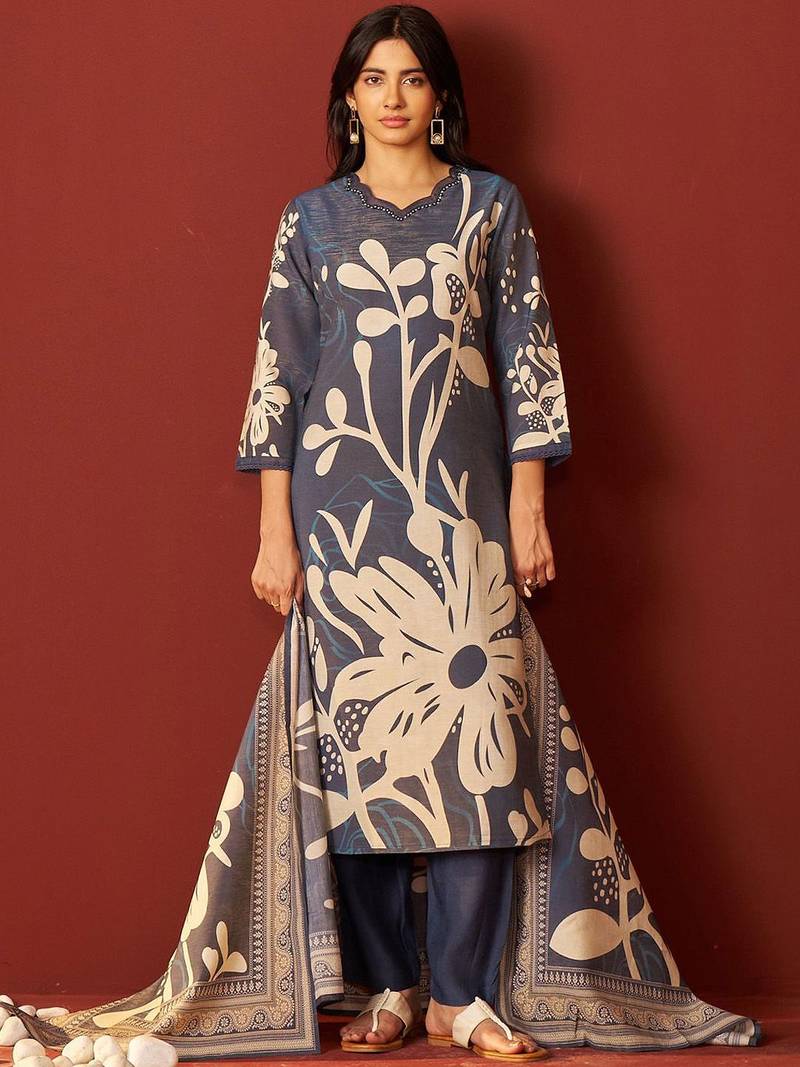 Women Floral Printed Beads and Stones Kurta with Trousers & Dupatta Kurta Sets