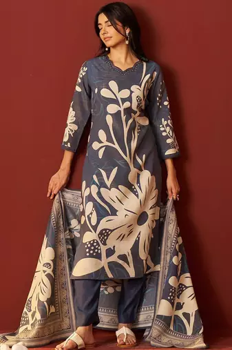 Women Floral Printed Beads and Stones Kurta with Trousers & Dupatta Kurta Sets
