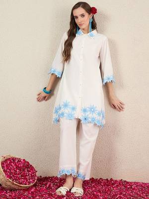 Women Solid Embroidered Cotton Kurta with Palazzos 5