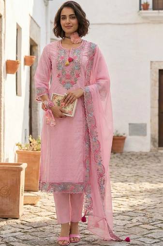 Women Floral Embroidered Regular Thread Work  Cotton Kurta with Trousers & With Dupatta