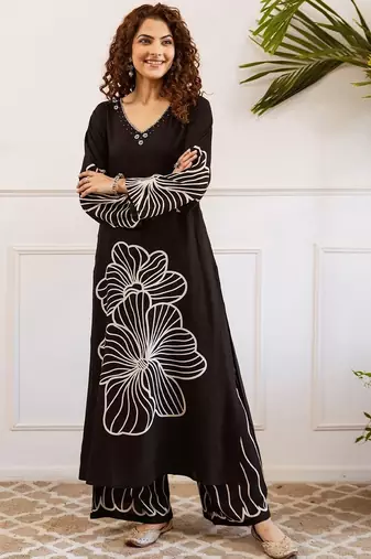 Women Floral Printed Regular Thread Work Kurta with Trousers