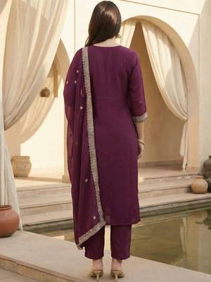Women Ethnic Motifs Embroidered Regular Thread Work Kurta with Trousers & With Dupatta 3