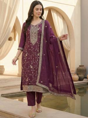Women Ethnic Motifs Embroidered Regular Thread Work Kurta with Trousers & With Dupatta 5