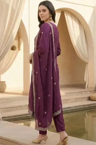 Women Ethnic Motifs Embroidered Regular Thread Work Kurta with Trousers & With Dupatta