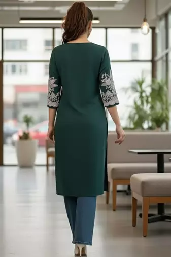 Women Ethnic Motifs Embroidered Thread Work Grandeur & Majestic Artwork Kurta