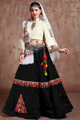 Black Taffeta Silk Gamthi Butta Mirror With Lace Work & Tassel Lace With Printed Gamthi Work Dupatta Chaniya Choli