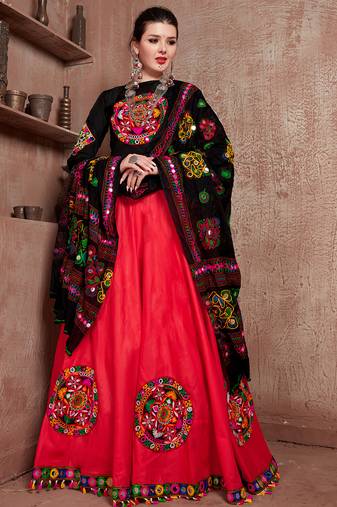 Red Art Silk Gamthi Butta Mirror With Lace Work & Tassel Lace With Printed Gamthi Work Dupatta Chaniya Choli