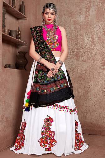 White Twill Gamthi Butta Mirror With Lace Work & Tassel Lace With Printed Gamthi Work Dupatta Chaniya Choli