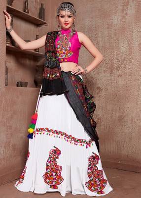 White Twill Gamthi Butta Mirror With Lace Work & Tassel Lace With Printed Gamthi Work Dupatta Chaniya Choli 2
