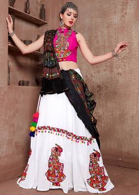White Twill Gamthi Butta Mirror With Lace Work & Tassel Lace With Printed Gamthi Work Dupatta Chaniya Choli 3