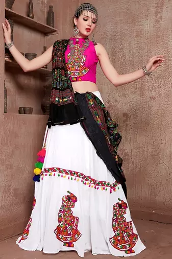White Twill Gamthi Butta Mirror With Lace Work & Tassel Lace With Printed Gamthi Work Dupatta Chaniya Choli