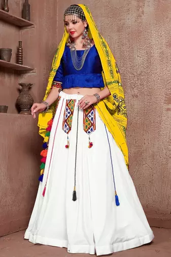 White Twill Gamthi Butta Mirror With Lace Work & Tassel Lace With Printed Gamthi Work Dupatta Chaniya Choli