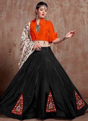 Black Taffeta Silk Gamthi Butta, Mirror With Lace Work & Tassel Lace With Printed Gamthi Work Dupatta Chaniya Choli 1