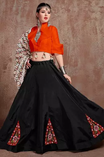 Black Taffeta Silk Gamthi Butta, Mirror With Lace Work & Tassel Lace With Printed Gamthi Work Dupatta Chaniya Choli