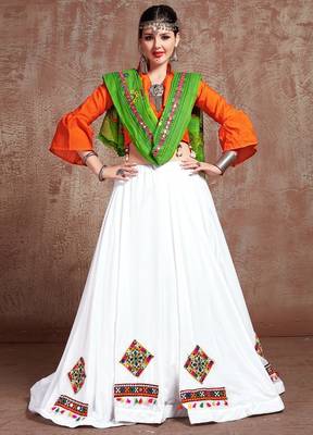 White Twill Gamthi Butta Mirror With Lace Work & Tassel Lace With Printed Gamthi Work Dupatta Chaniya Choli 1